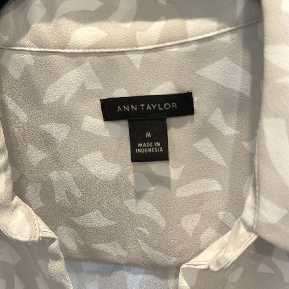 Ann Taylor Button Down Suiting Shell - image 3